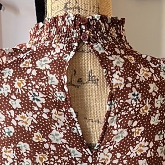 Floral Ruffle Top M - Picture 4 of 7